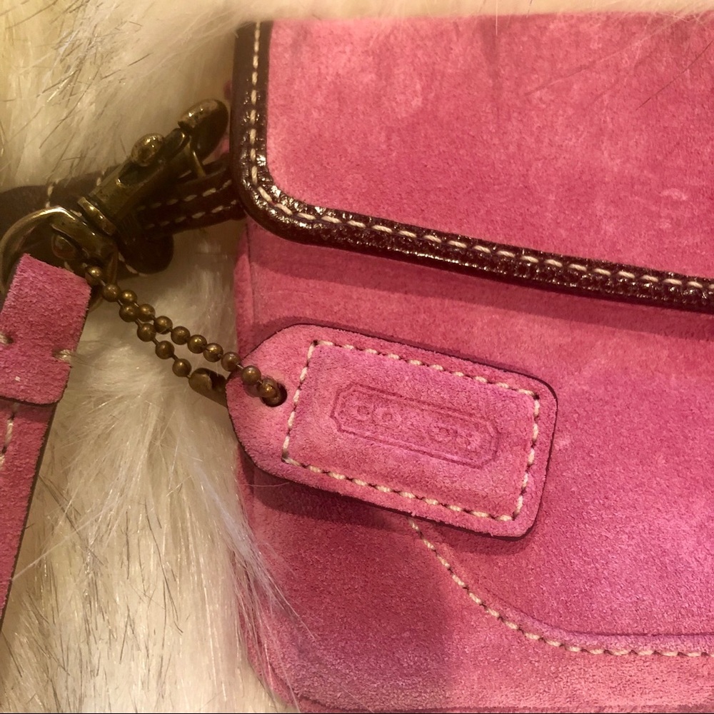 COACH Pink Suede Wristlet 💓 - Picture 4 of 6